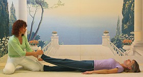 Shiatsu Massage Streckung der Beine
Foto von Shiatsu Massage mit Streckung der Beine und Wirbelsäule des Patienten durch
Bogumila Dausend