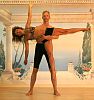 Foto Partner Yoga Bogusia & Lutz Ardha candrasana with support 