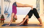 Foto Partner Yoga Bogusia & Amanda in adho mukha svanasana 