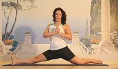 Hanumanasana Variation by Eve Photo Yoga pupil 